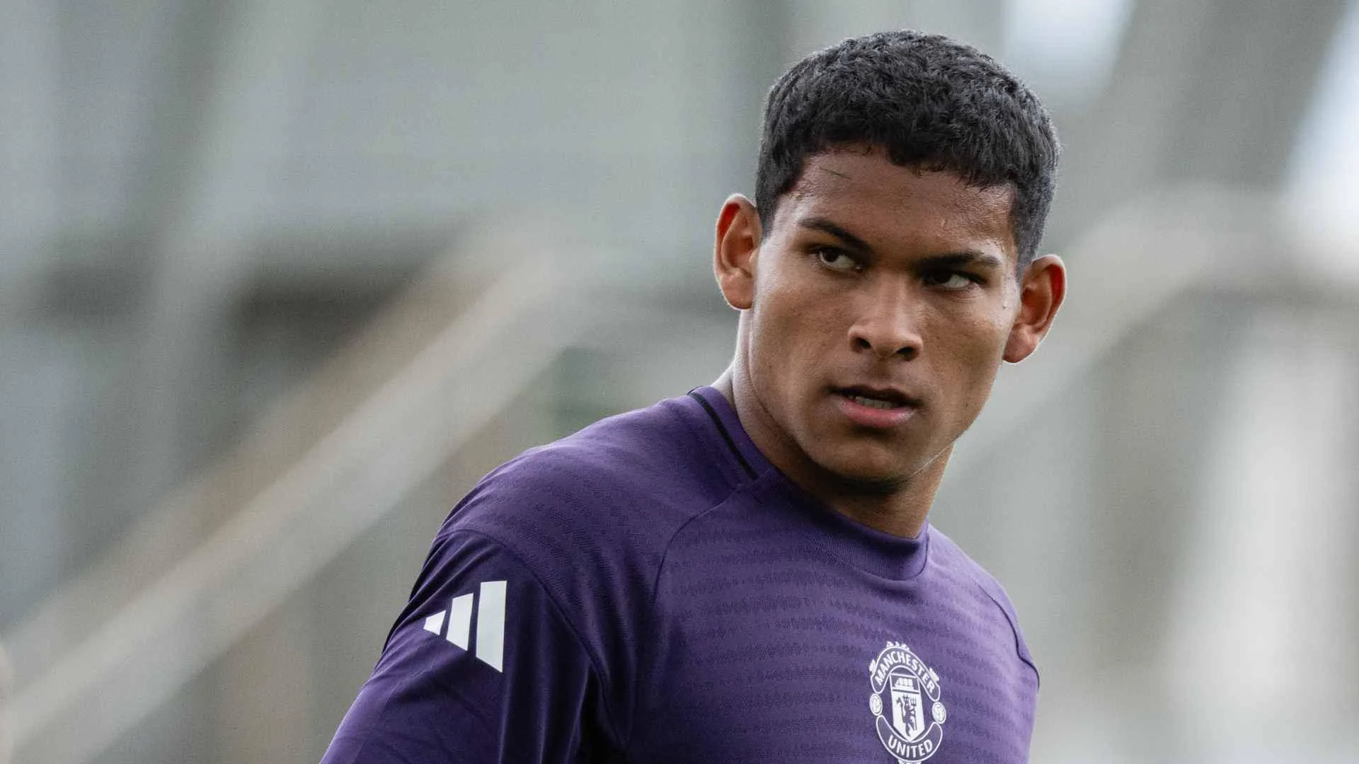 Diego Leon Offers Glimpse of Bright Future as Manchester United Draw with Leeds